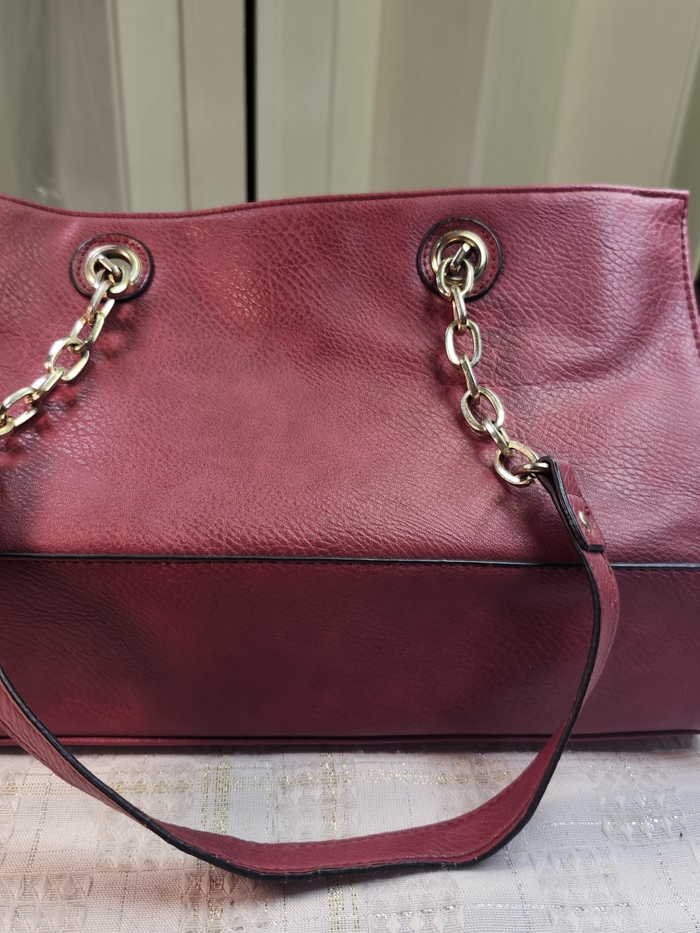 Bueno Burgundy Chain-Handle Shoulder Tote